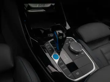 BMW iX3 Impressive ACC 360 HUD AHK DAB Panorama H K