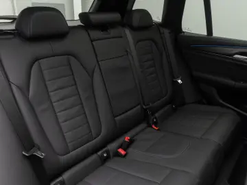 BMW iX3 Impressive ACC 360 HUD AHK DAB Panorama H K