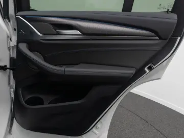 BMW iX3 Impressive ACC 360 HUD AHK DAB Panorama H K