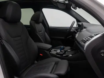 BMW iX3 Impressive ACC 360 HUD AHK DAB Panorama H K