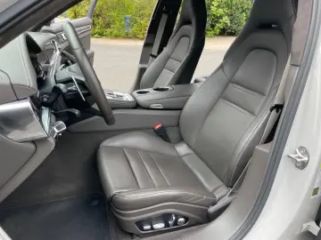 PORSCHE Panamera GTS V8 KERAMIK GARANTIE MASSAGE MATRIX