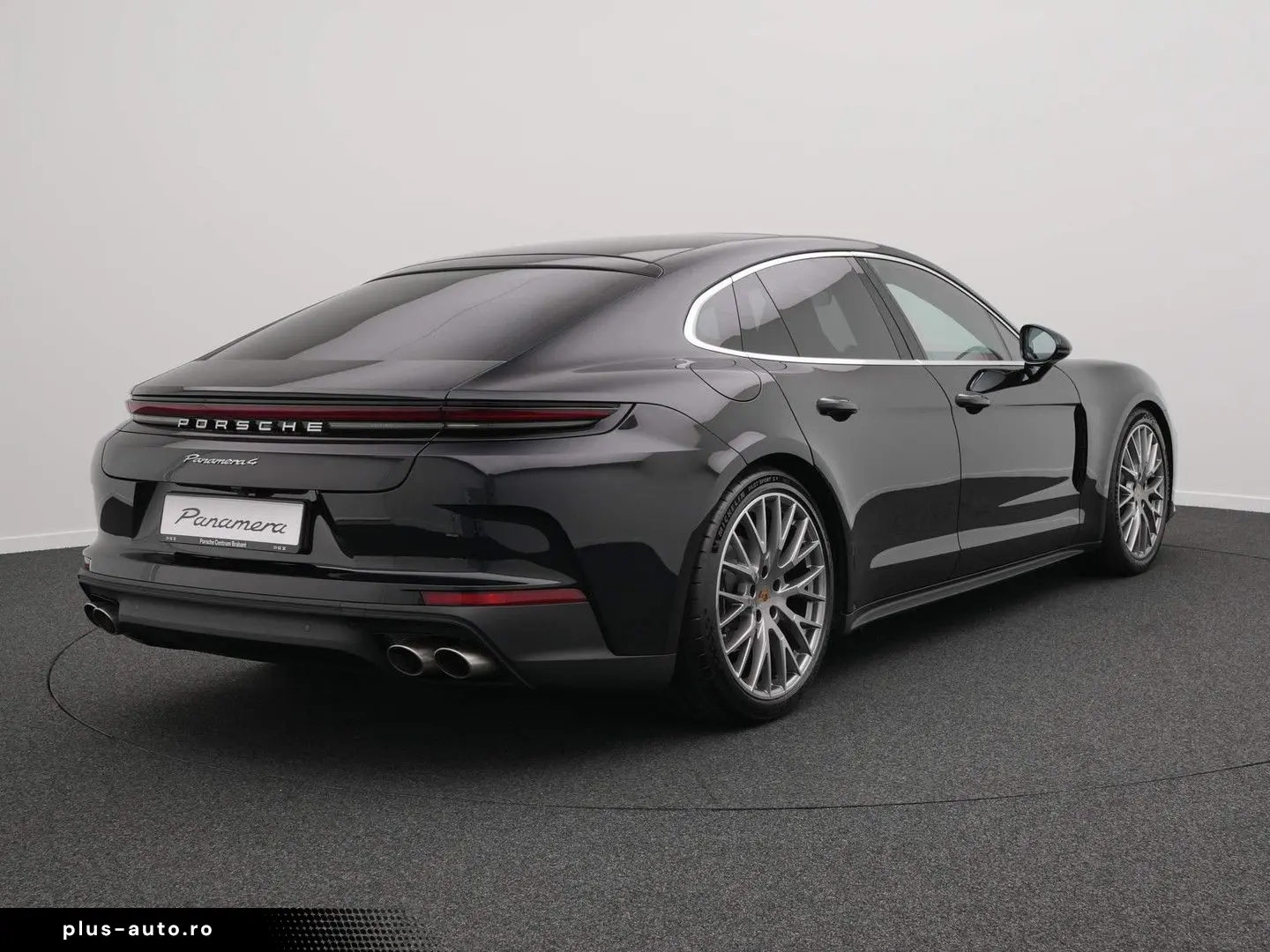PORSCHE Panamera 4