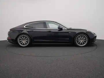 PORSCHE Panamera 4