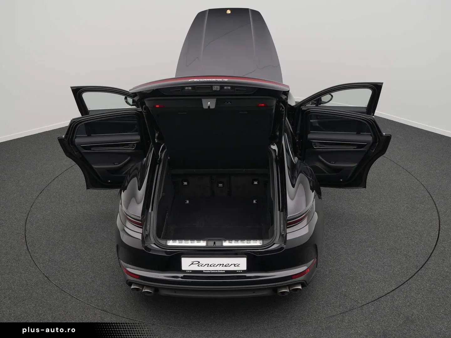 PORSCHE Panamera 4
