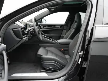 PORSCHE Panamera 4