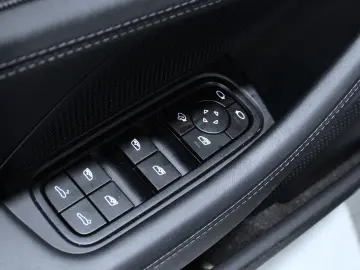 PORSCHE Panamera  Matrix-LED ACC HUD BOSE SHZ DAB PDC