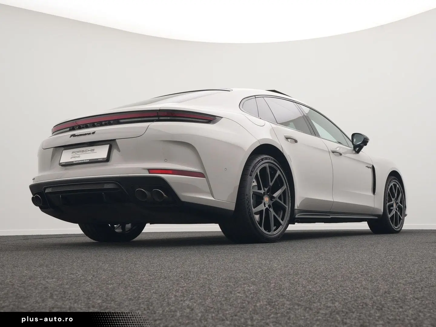 PORSCHE Panamera 4 E-Hybrid