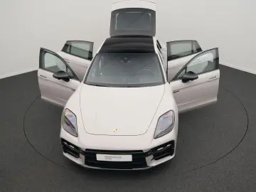 PORSCHE Panamera 4 E-Hybrid