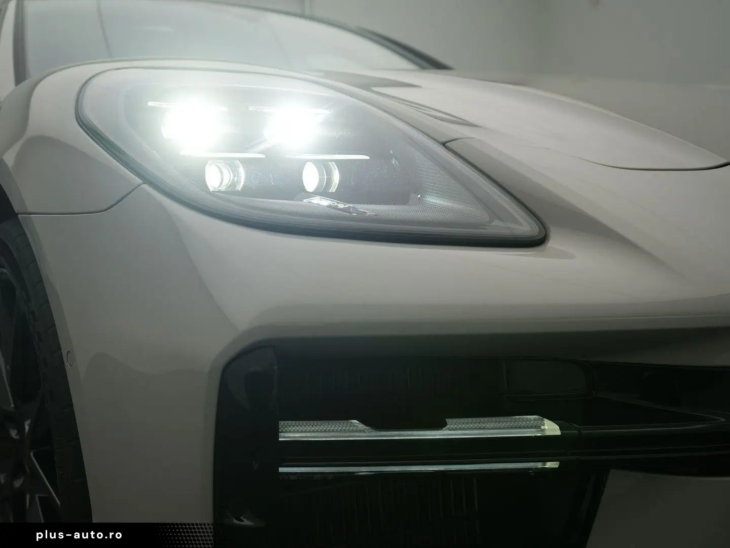 PORSCHE Panamera 4 E-Hybrid