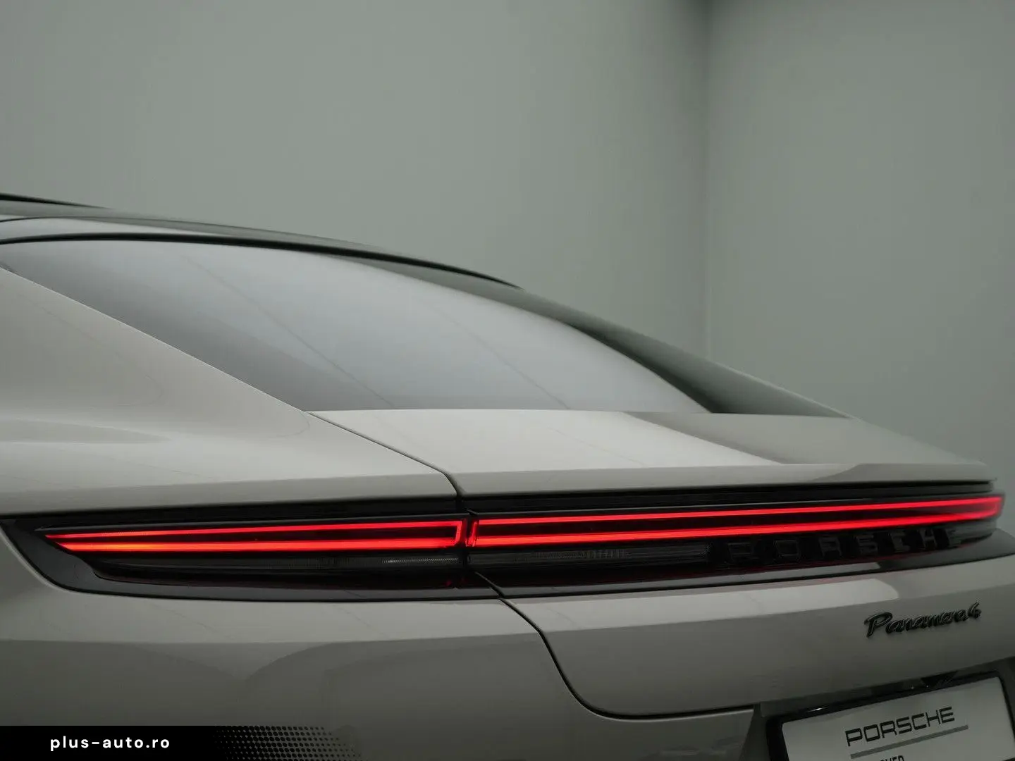 PORSCHE Panamera 4 E-Hybrid