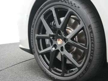 PORSCHE Panamera 4 E-Hybrid