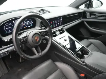 PORSCHE Panamera 4 E-Hybrid