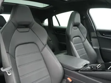 PORSCHE Panamera 4 E-Hybrid