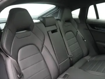 PORSCHE Panamera 4 E-Hybrid