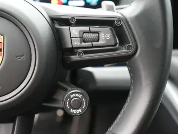 PORSCHE Panamera 4 E-Hybrid