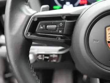 PORSCHE Panamera 4 E-Hybrid