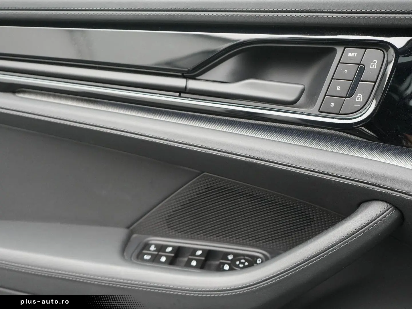 PORSCHE Panamera 4 E-Hybrid