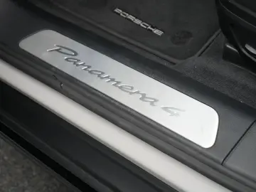 PORSCHE Panamera 4 E-Hybrid