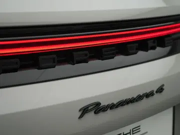 PORSCHE Panamera 4 E-Hybrid