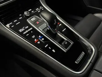 PORSCHE Panamera Sport Turismo 4 Platinum Edition Bose