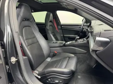 PORSCHE Panamera Sport Turismo 4 Platinum Edition Bose