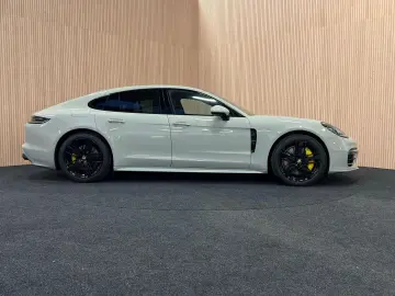 PORSCHE Panamera Panamera 4 E-Hybrid Platinum Edition  P