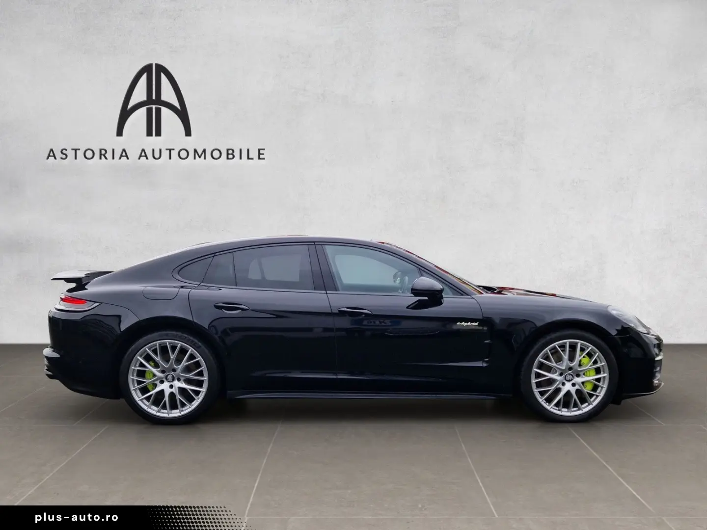 PORSCHE Panamera 4 E-Hybrid PPF SAGA Matrix Pano InnoDr.