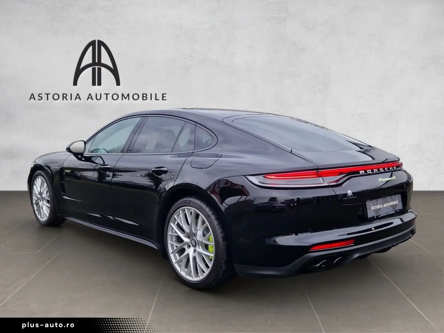 PORSCHE Panamera 4 E-Hybrid PPF SAGA Matrix Pano InnoDr.