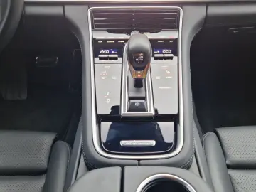 PORSCHE Panamera 4 E-Hybrid PPF SAGA Matrix Pano InnoDr.