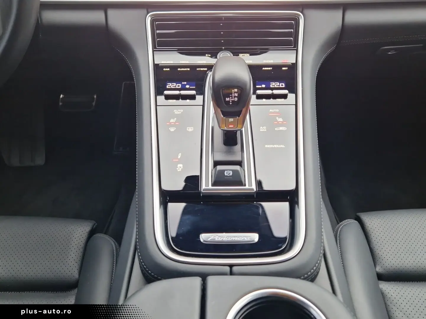 PORSCHE Panamera 4 E-Hybrid PPF SAGA Matrix Pano InnoDr.