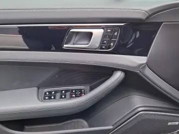 PORSCHE Panamera 4 E-Hybrid PPF SAGA Matrix Pano InnoDr.