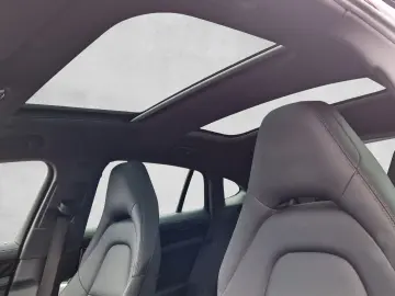 PORSCHE Panamera 4 E-Hybrid PPF SAGA Matrix Pano InnoDr.