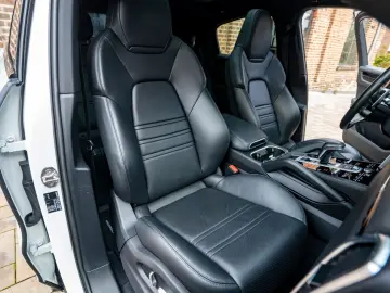 PORSCHE Cayenne Coupe 1.Hand Approved Luft AHK