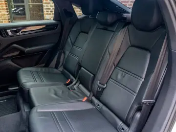 PORSCHE Cayenne Coupe 1.Hand Approved Luft AHK