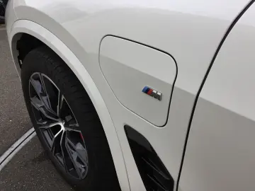 BMW X5 xDrive50e M SPORT PRO AHK KAMERA ICONIC GLOW