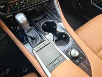 LEXUS RX 450h AWD AssistPlus Pano heizLenk