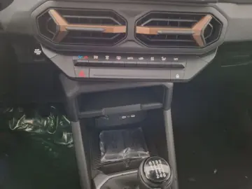 DACIA DUSTER 1.2 TCe MHEV 130CP Extreme 4X4