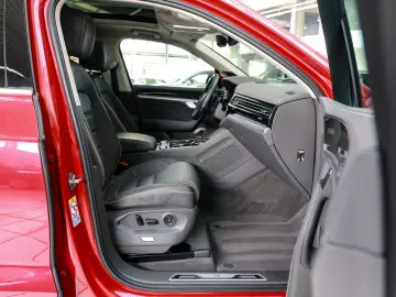 VW Touareg R-Line 3 0 l TSI 4M AHK STANDHZ. LUFTF.