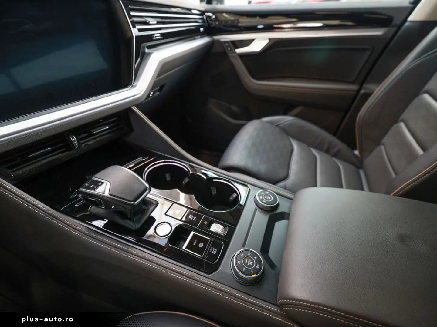 VW Touareg R-Line 3 0 l TSI 4M AHK STANDHZ. LUFTF.