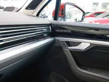 VW Touareg R-Line 3 0 l TSI 4M AHK STANDHZ. LUFTF.