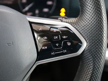 VW Touareg R-Line 3 0 l TSI 4M AHK STANDHZ. LUFTF.