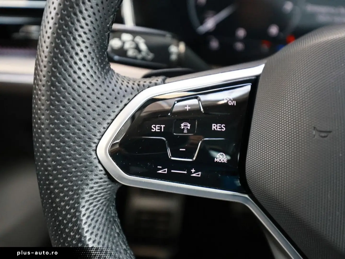 VW Touareg R-Line 3 0 l TSI 4M AHK STANDHZ. LUFTF.