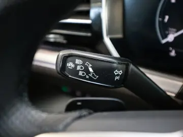 VW Touareg R-Line 3 0 l TSI 4M AHK STANDHZ. LUFTF.