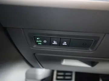 VW Touareg R-Line 3 0 l TSI 4M AHK STANDHZ. LUFTF.