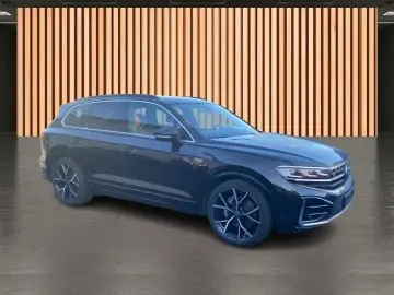 VW Touareg 3.0 TSI 4Motion R-Line Stdhzg AHK ACC