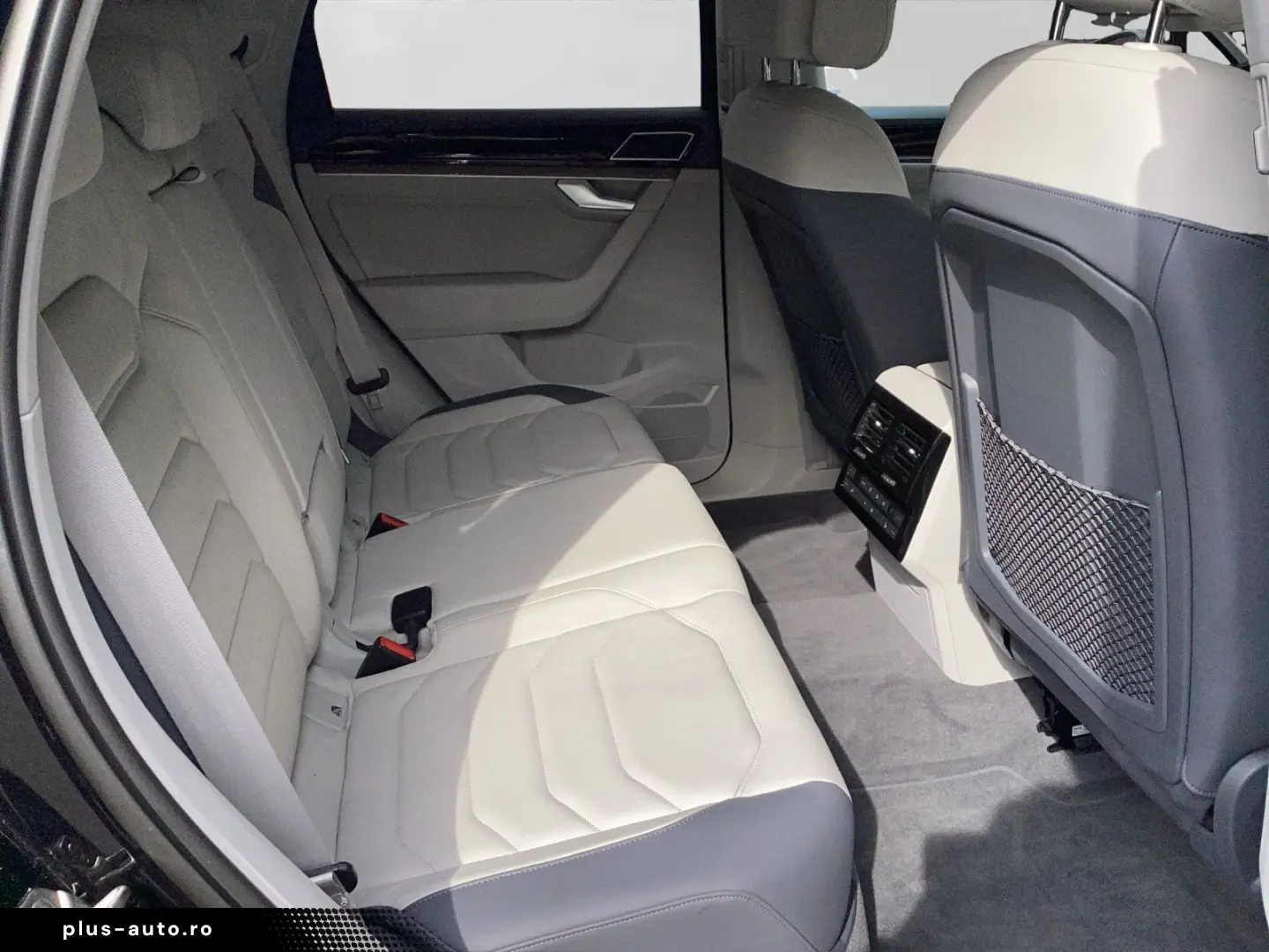 VW Touareg 3.0 TDI 4M R-LINE LM21 ALLRDLG LUFT DYNA