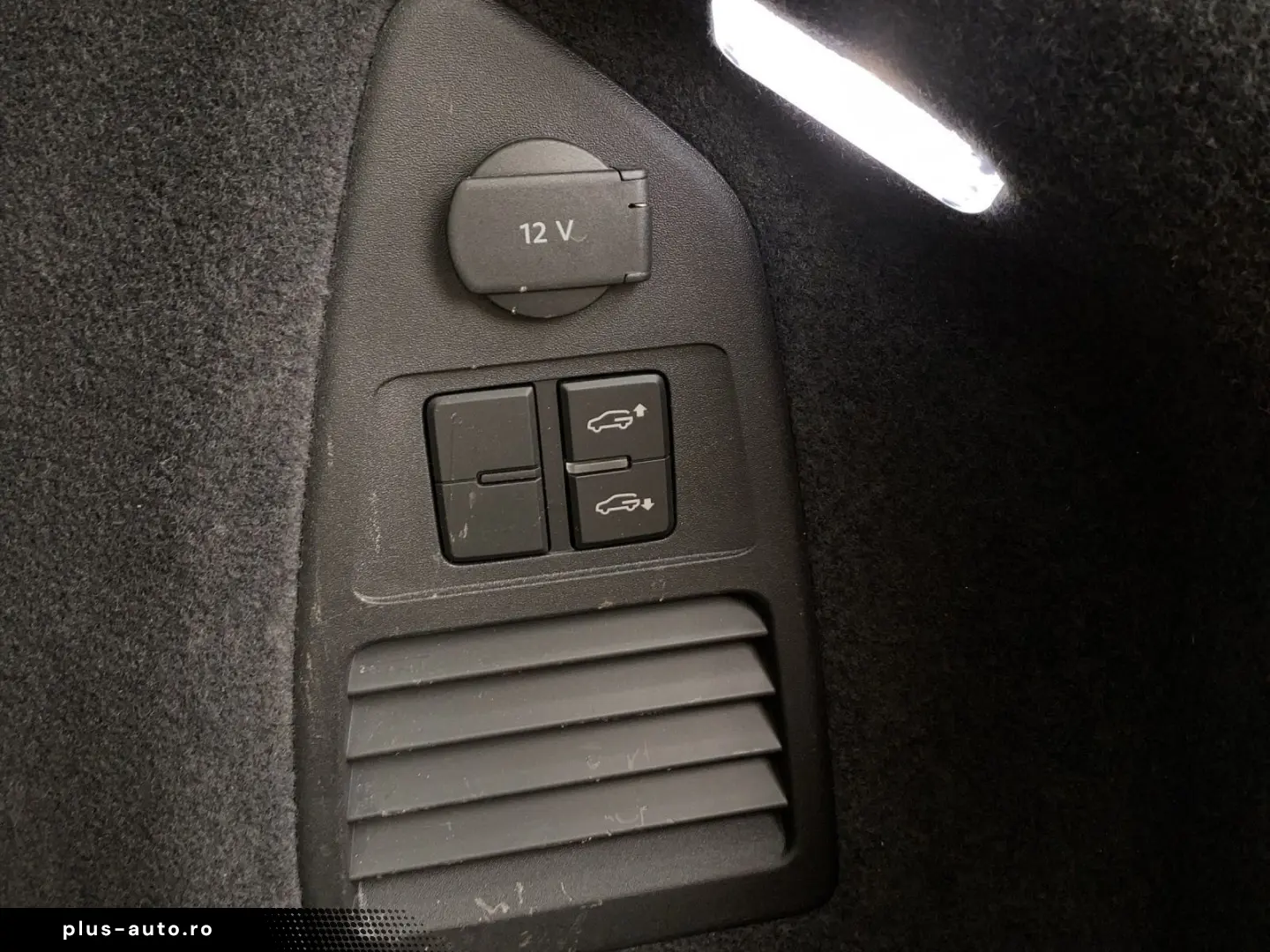 VW Touareg 3.0 TDI 4M R-LINE LM21 ALLRDLG LUFT DYNA