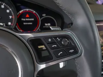 PORSCHE CAYENNE PLATINUM EDITION