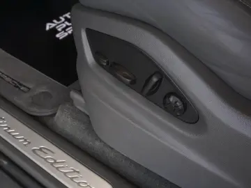 PORSCHE CAYENNE PLATINUM EDITION