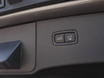 PORSCHE CAYENNE PLATINUM EDITION